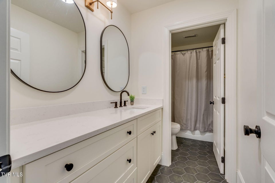 Photo #36: 10 Pendleton Place