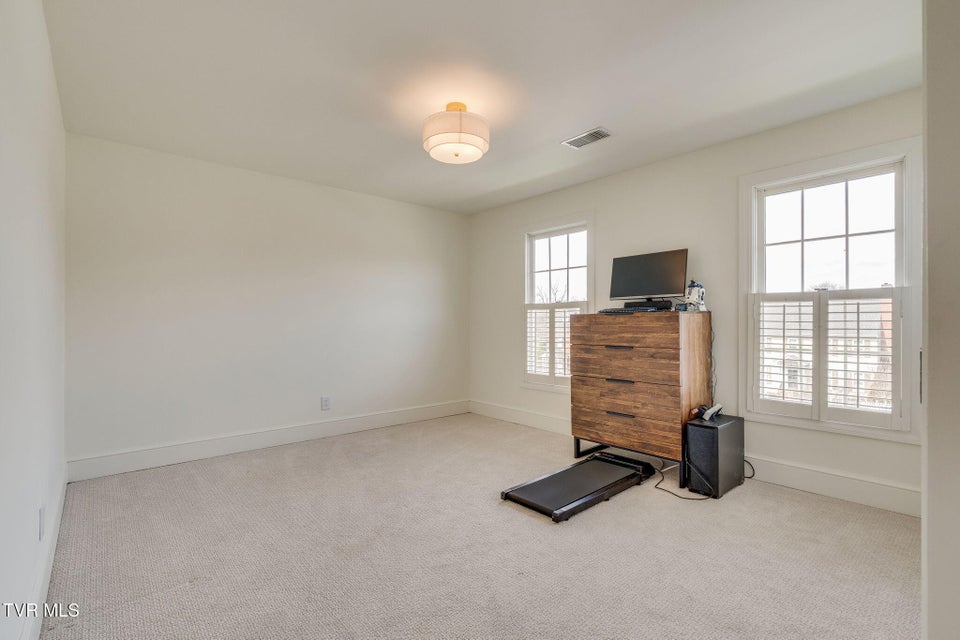 Photo #37: 10 Pendleton Place