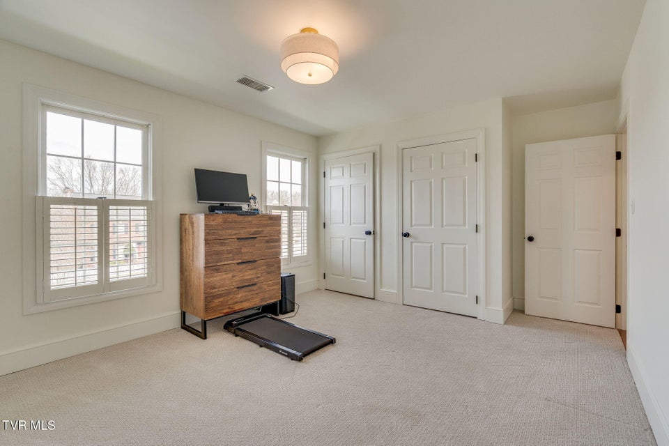 Photo #38: 10 Pendleton Place