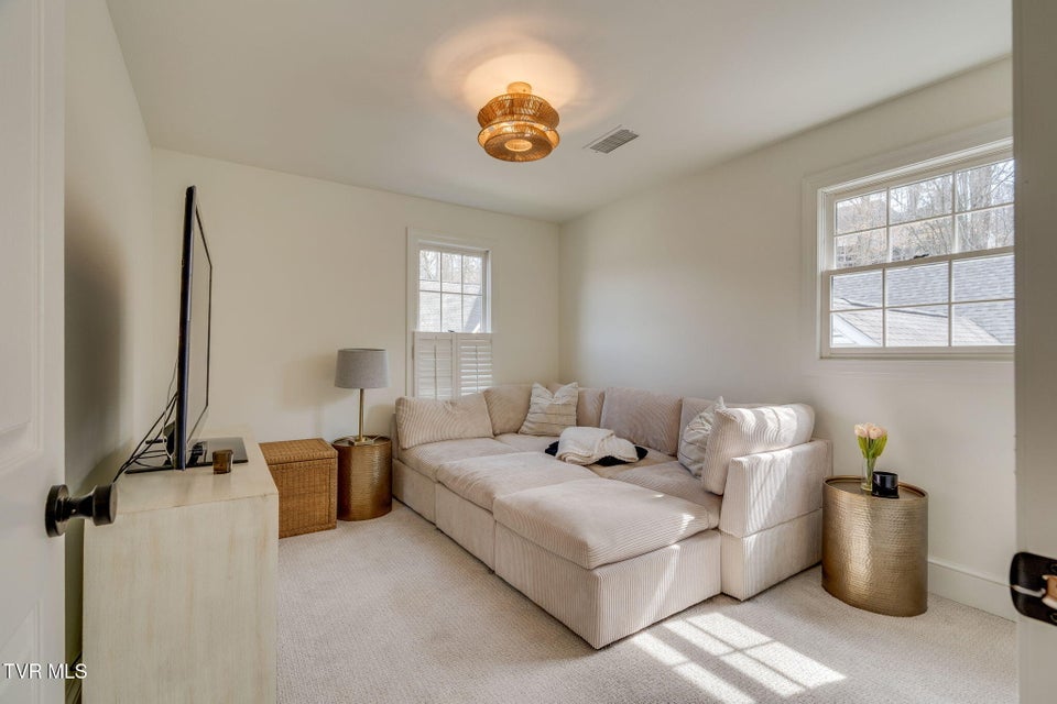 Photo #32: 10 Pendleton Place