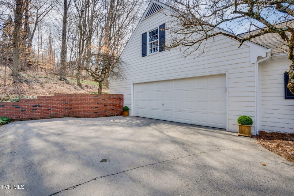 Photo #41: 10 Pendleton Place