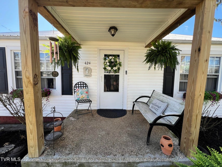 Photo #5: 424 Bay Street