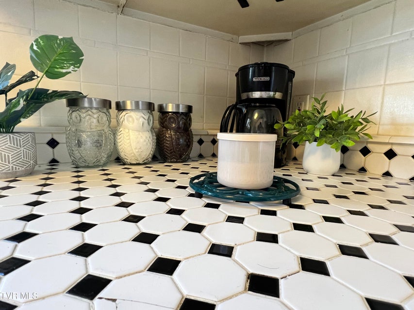 Photo #15: 424 Bay Street