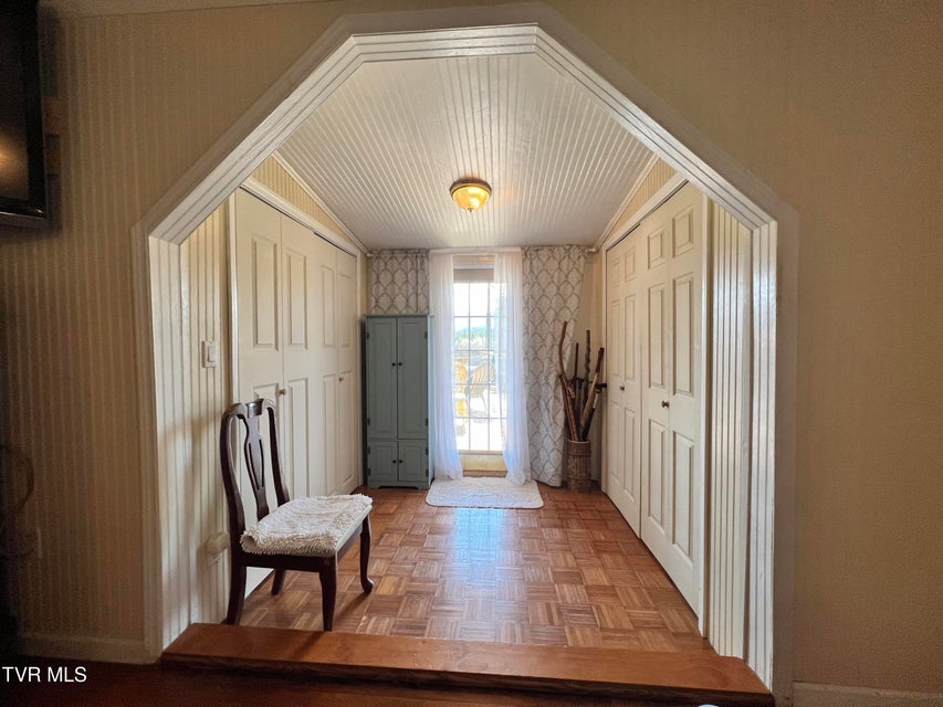 Photo #28: 424 Bay Street