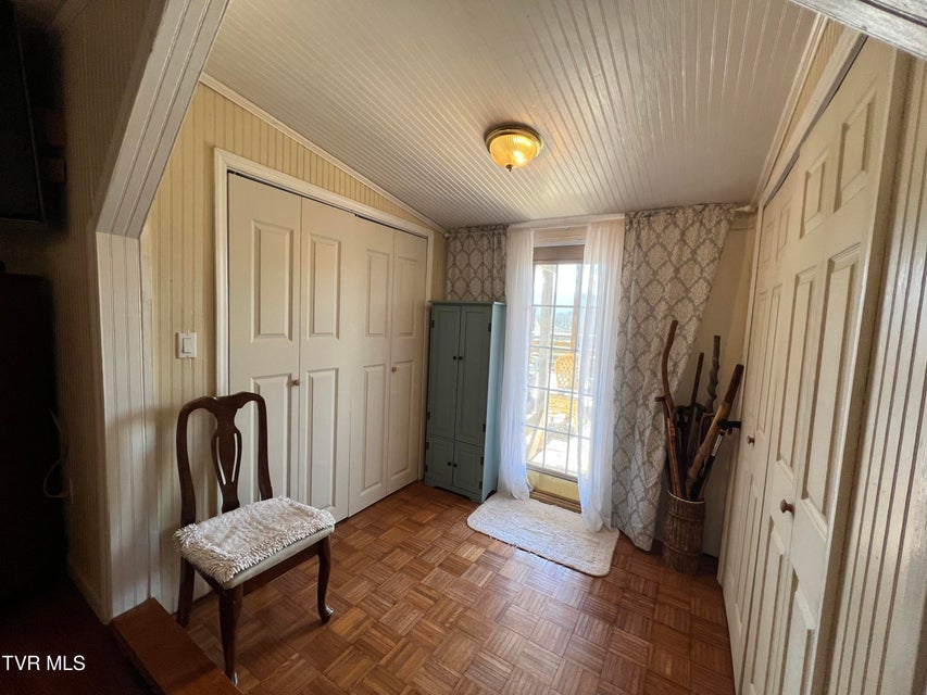 Photo #29: 424 Bay Street