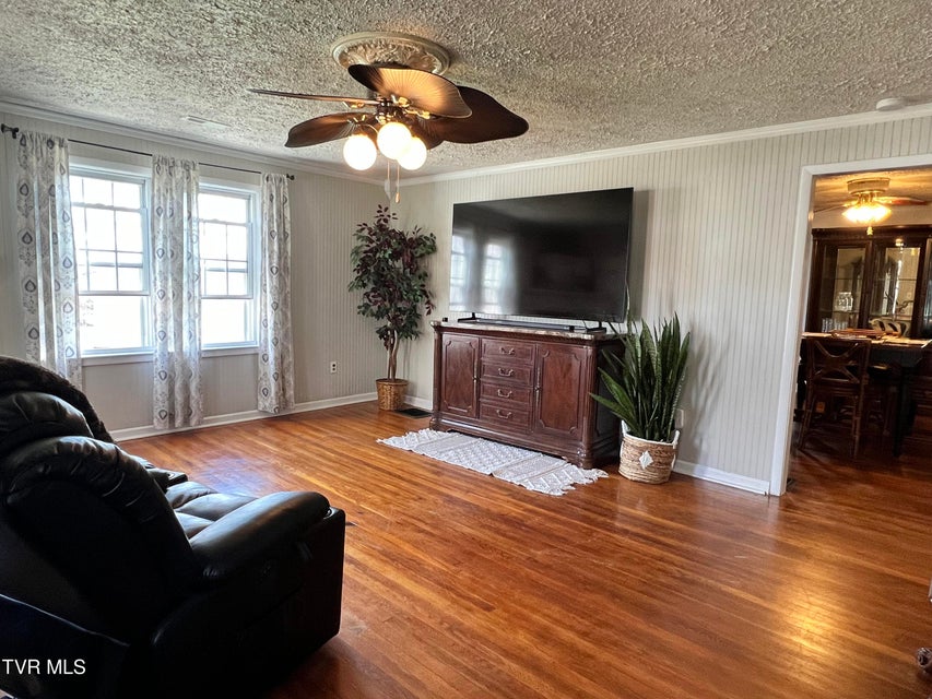 Photo #6: 424 Bay Street