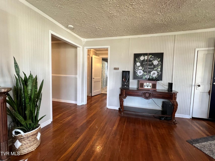 Photo #10: 424 Bay Street