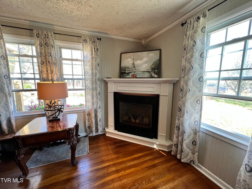 Photo #9: 424 Bay Street