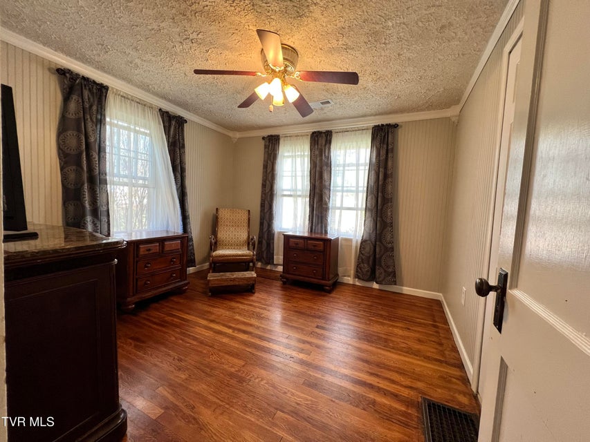 Photo #33: 424 Bay Street