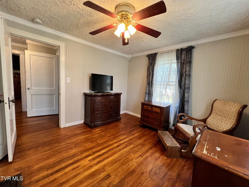 Photo #34: 424 Bay Street