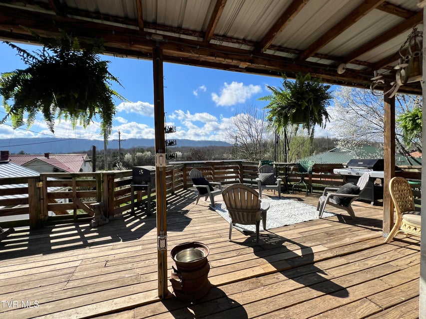 Photo #37: 424 Bay Street