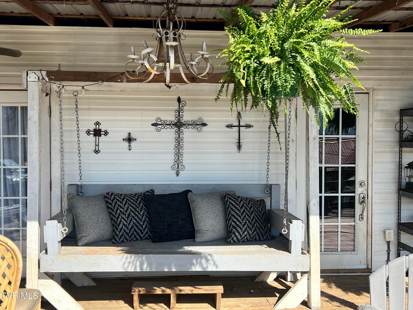 Photo #39: 424 Bay Street