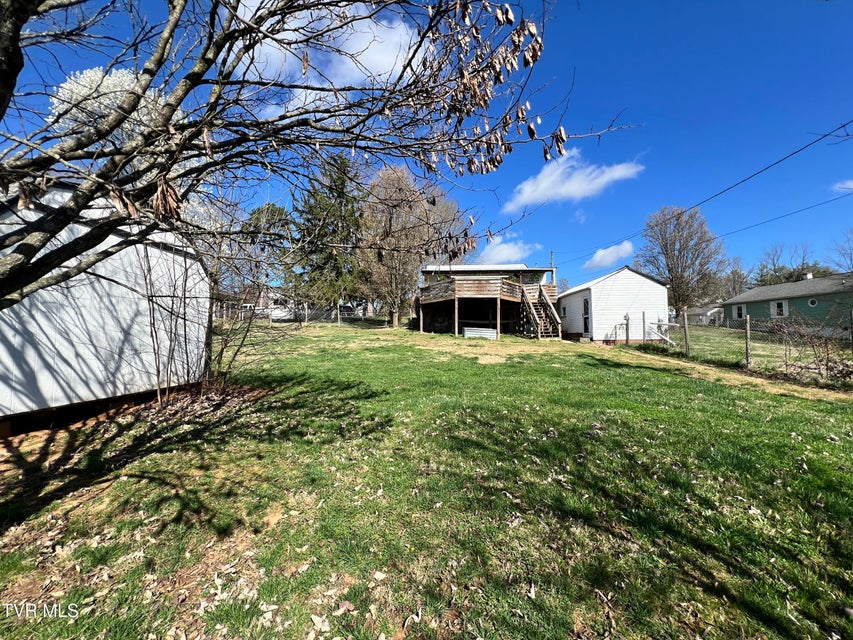 Photo #43: 424 Bay Street