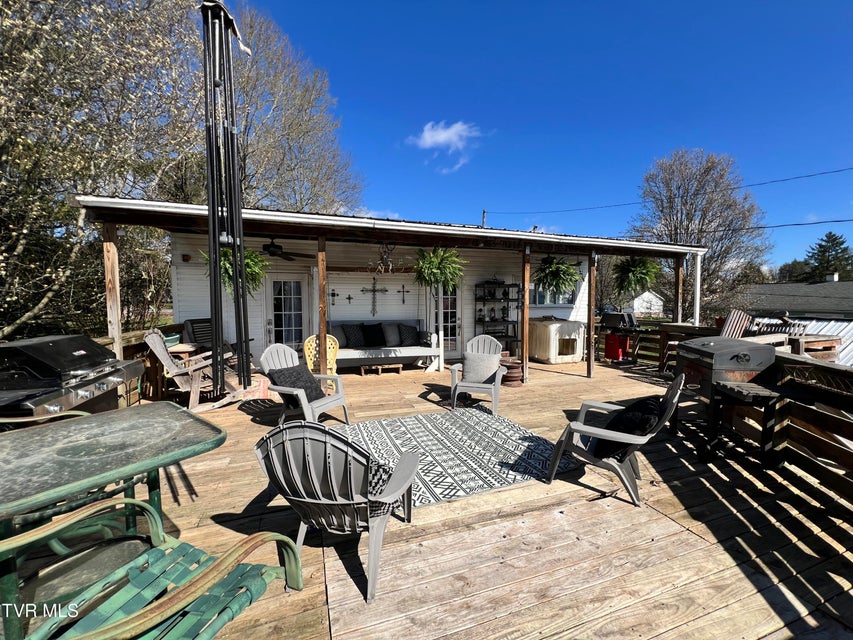 Photo #41: 424 Bay Street