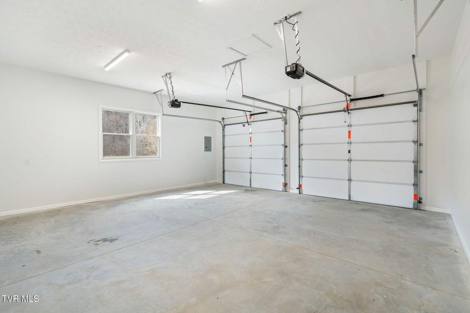 Photo #32: 680 Kaylees Loop