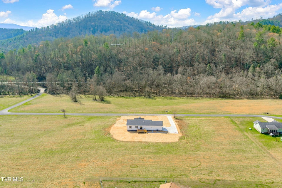 Photo #35: 680 Kaylees Loop