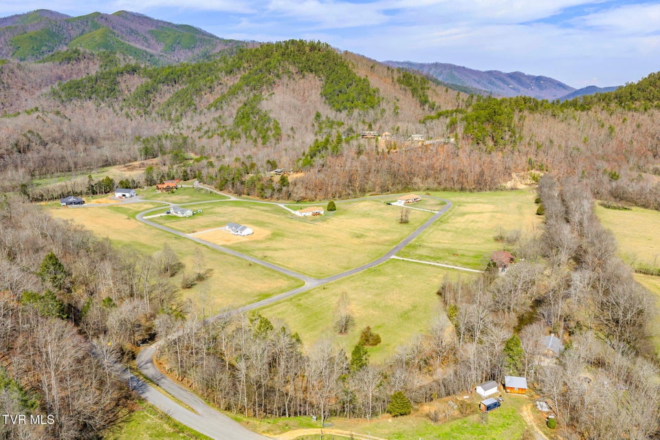 Photo #37: 680 Kaylees Loop