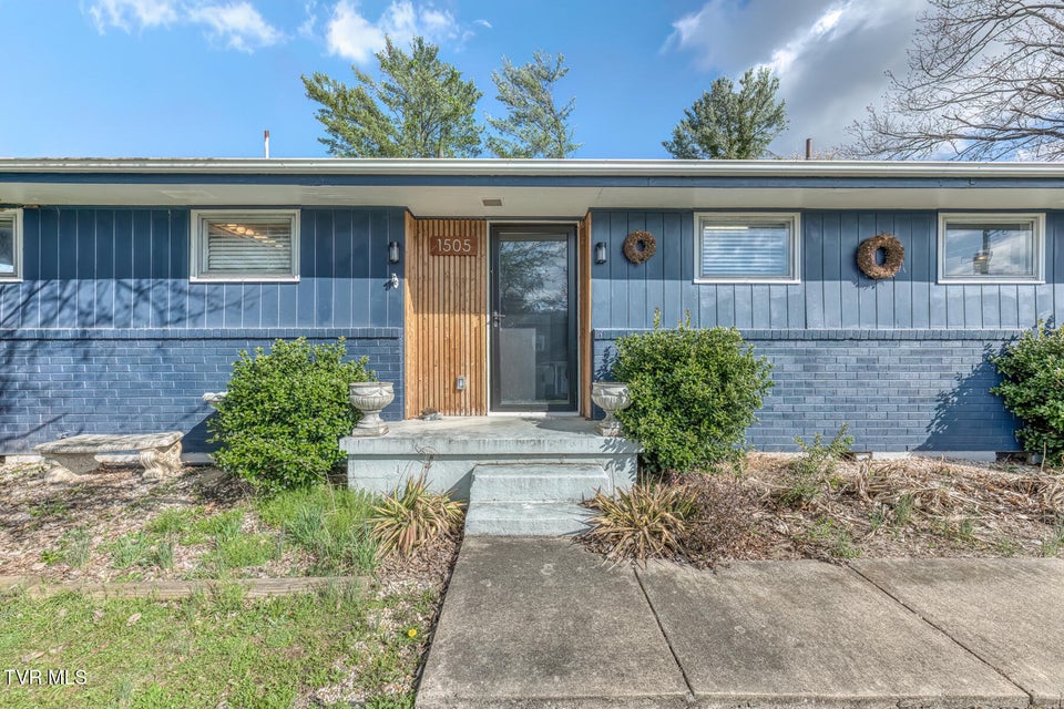 Photo #2: 1505 Norway Street