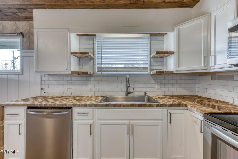 Photo #5: 1505 Norway Street