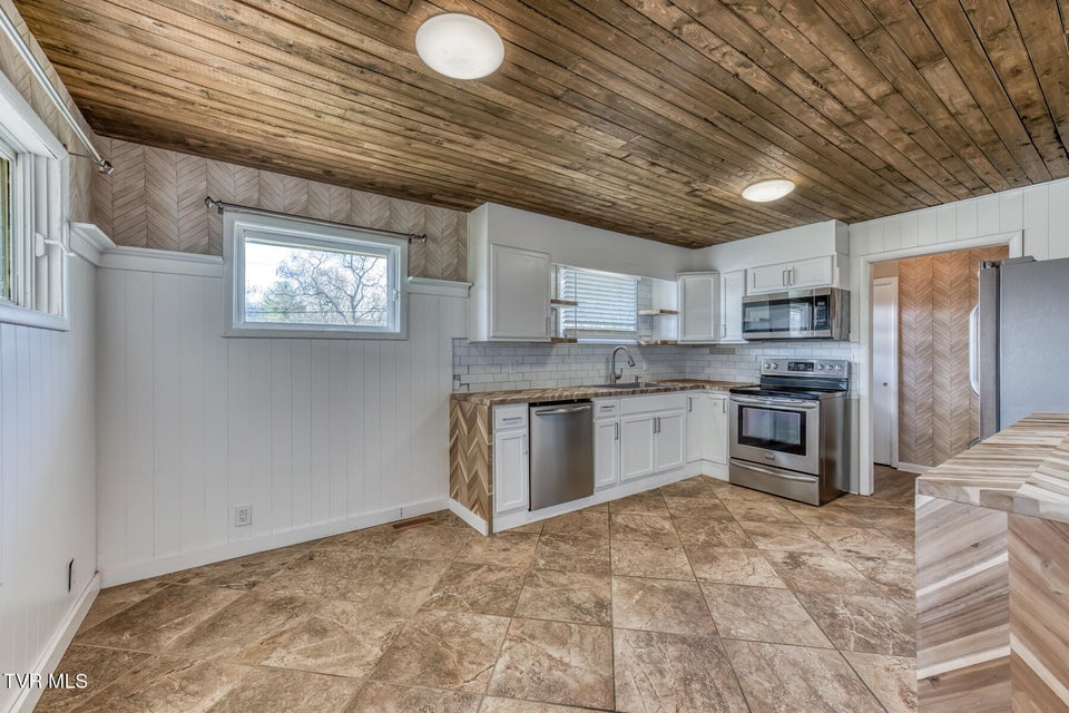 Photo #8: 1505 Norway Street