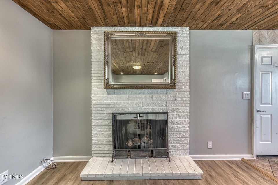 Photo #11: 1505 Norway Street