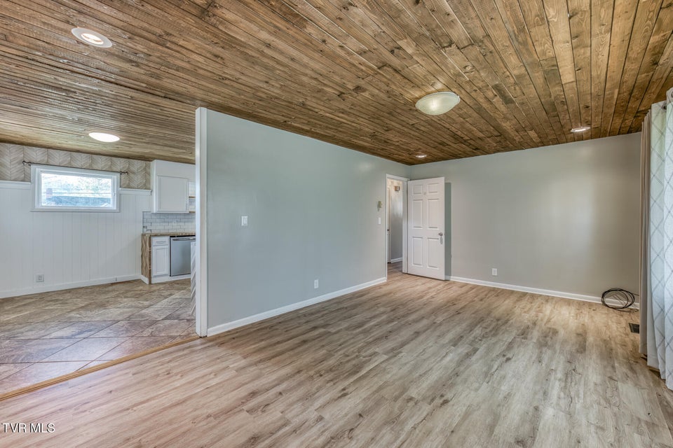 Photo #12: 1505 Norway Street