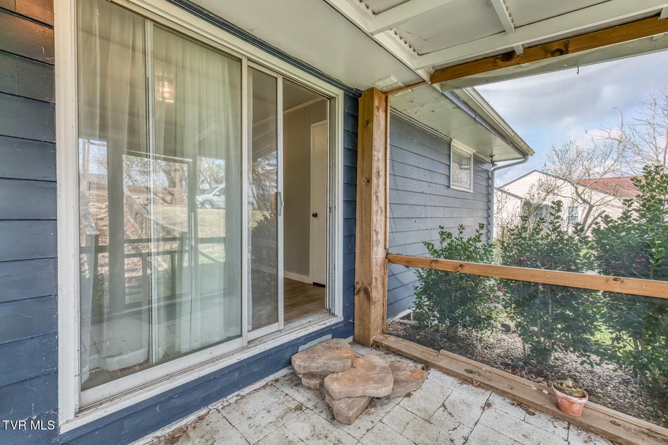 Photo #18: 1505 Norway Street