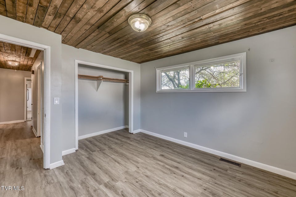 Photo #22: 1505 Norway Street