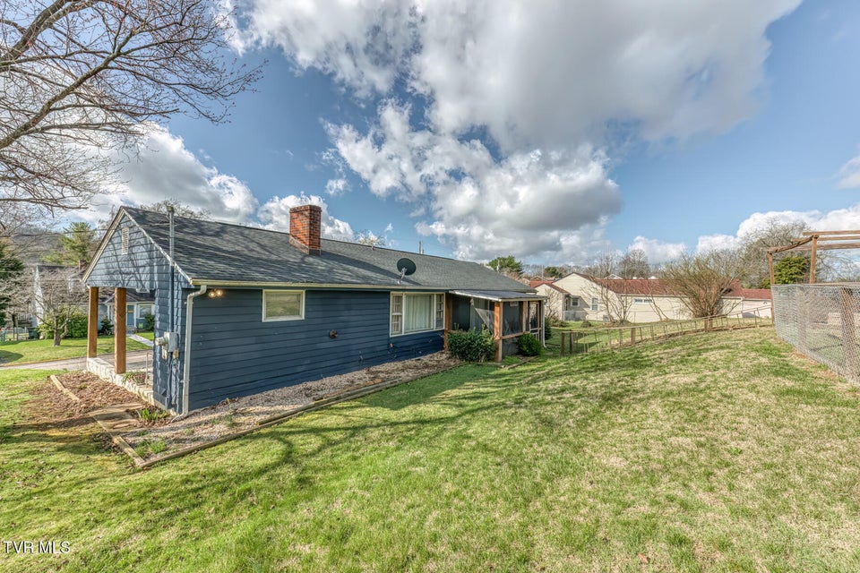 Photo #25: 1505 Norway Street