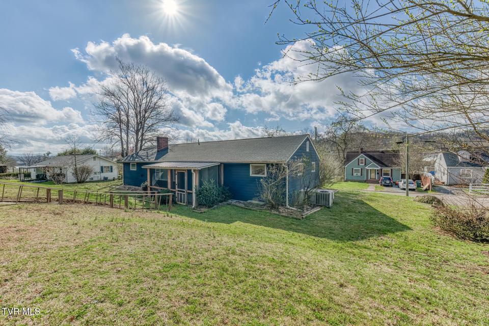 Photo #33: 1505 Norway Street