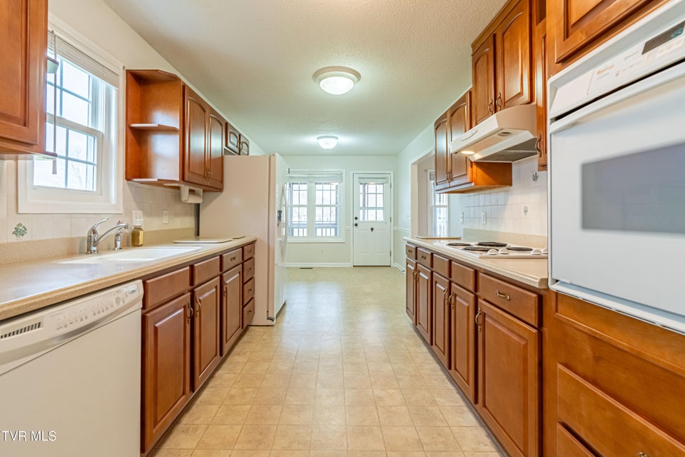 Photo #24: 139 Brandon Lane