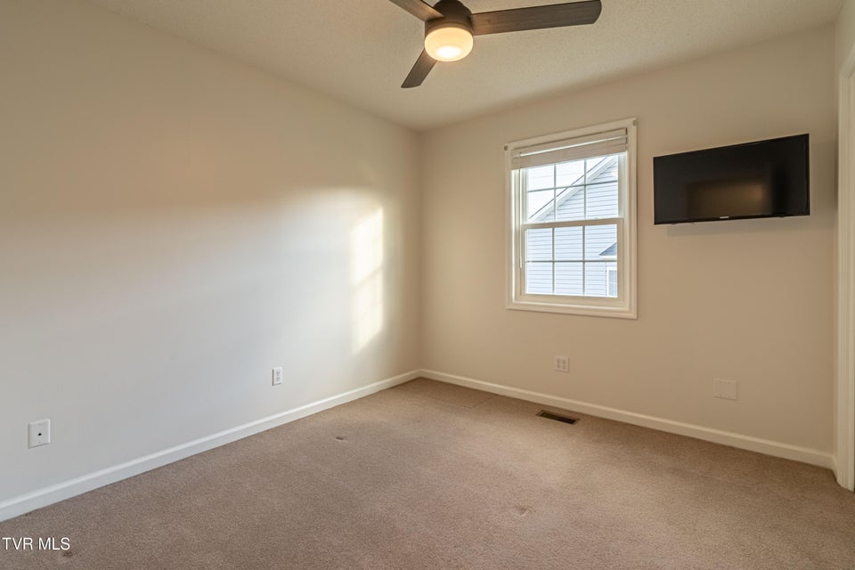 Photo #38: 139 Brandon Lane