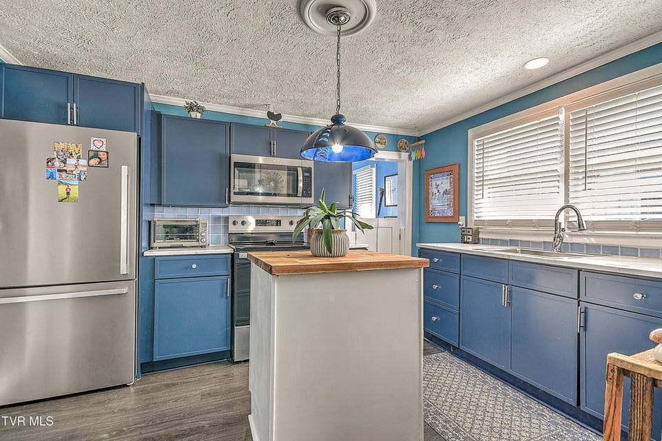 Photo #14: 115 16th Street