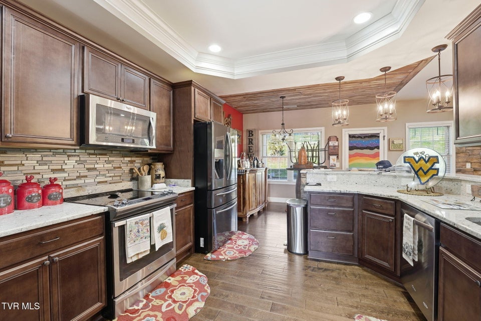 Photo #9: 217 Laurel Canyon