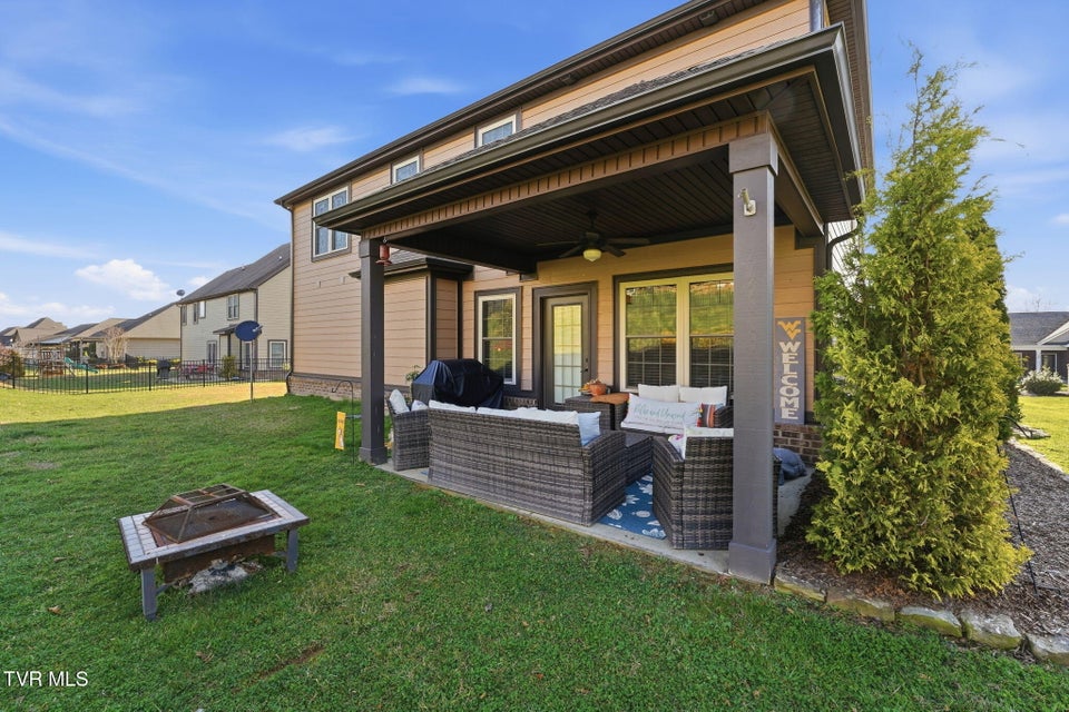 Photo #34: 217 Laurel Canyon