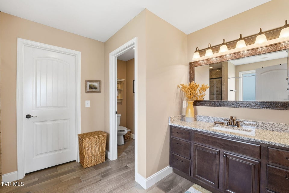 Photo #29: 217 Laurel Canyon