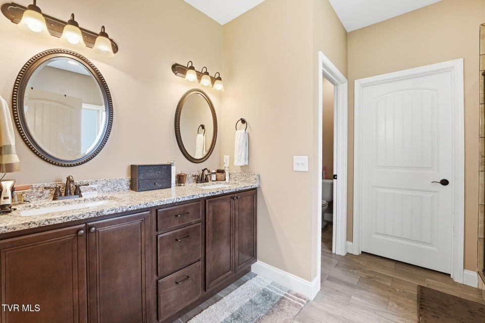 Photo #19: 217 Laurel Canyon