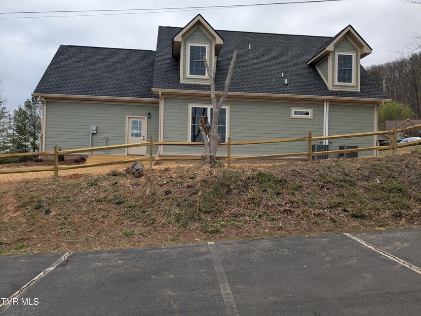 Photo #2: 505 Hickory Tree Pvt Drive