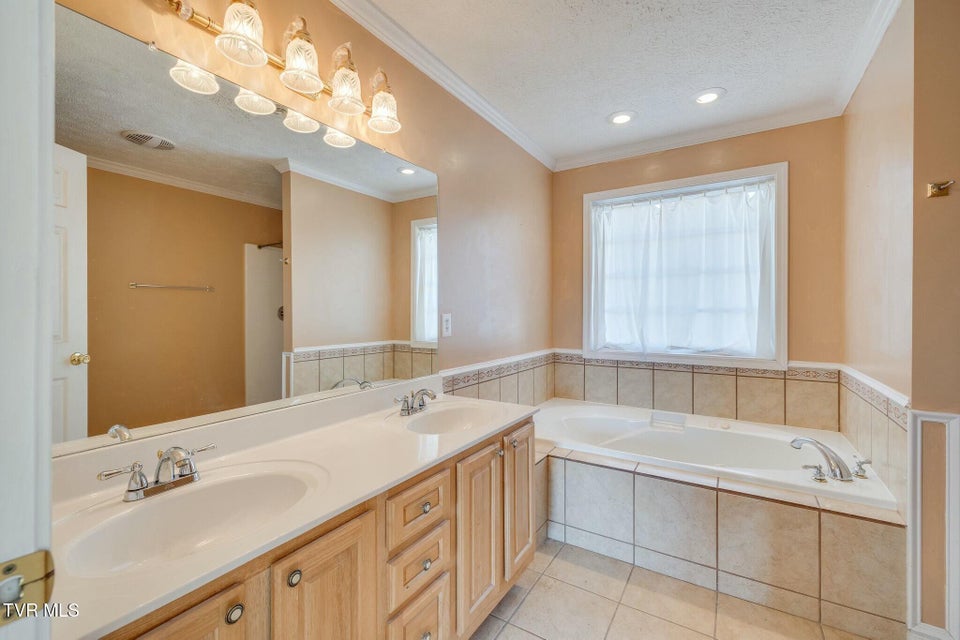 Photo #27: 137 Austin Ridge Court