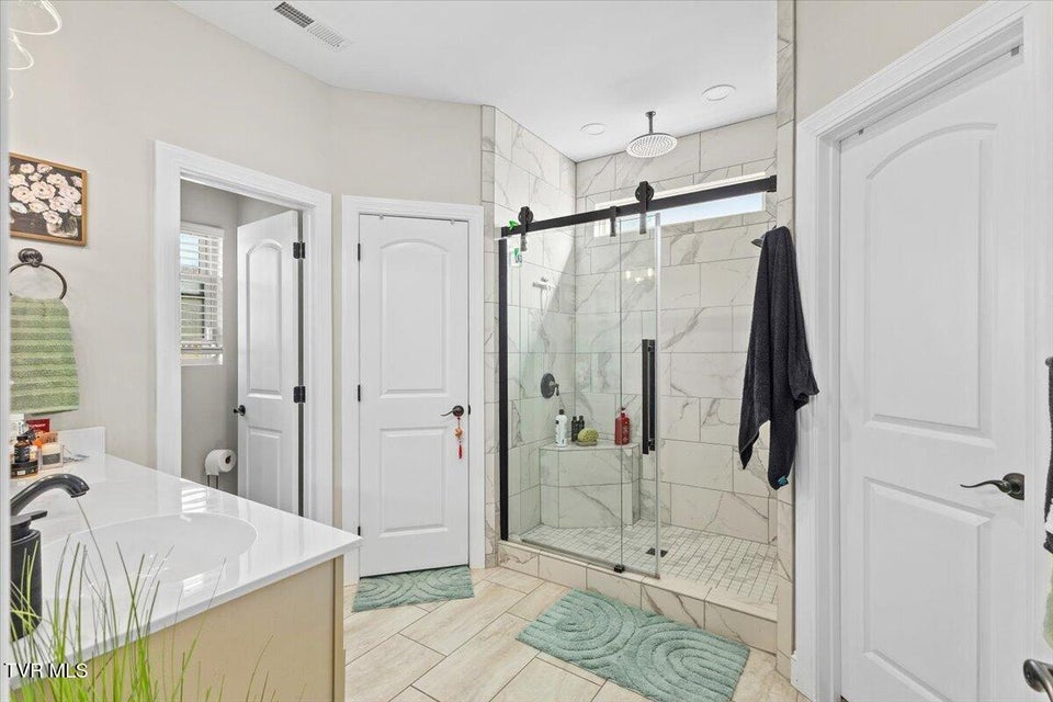 Photo #25: 1336 Harmony Road