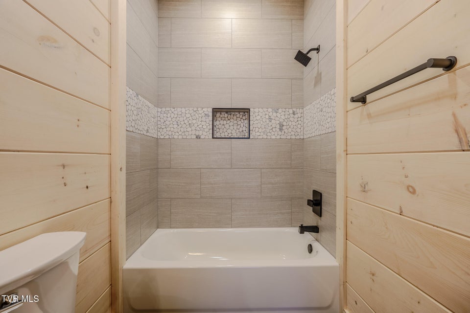 Photo #13: 1829 Fantasy Way