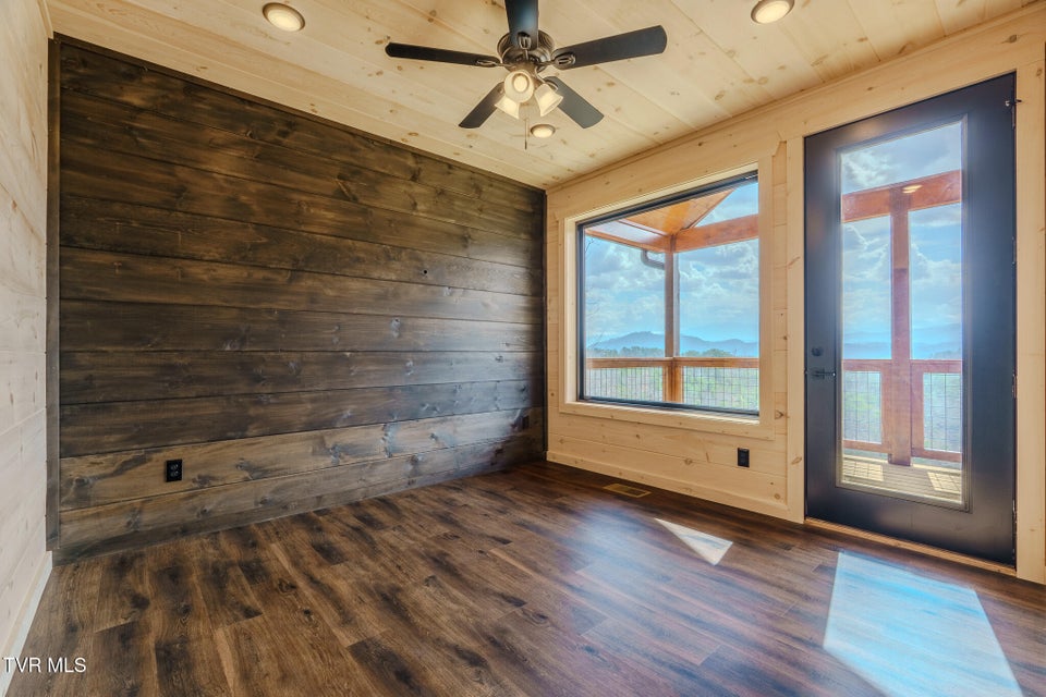 Photo #9: 1829 Fantasy Way