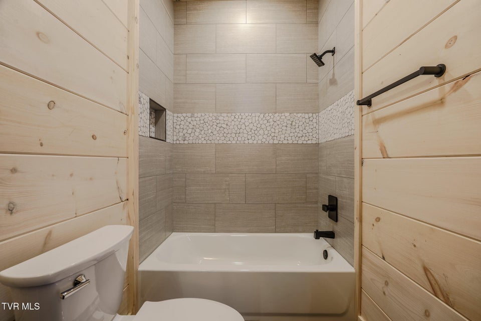 Photo #22: 1829 Fantasy Way