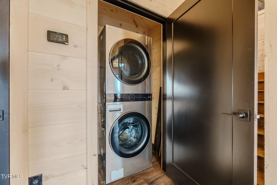 Photo #23: 1829 Fantasy Way