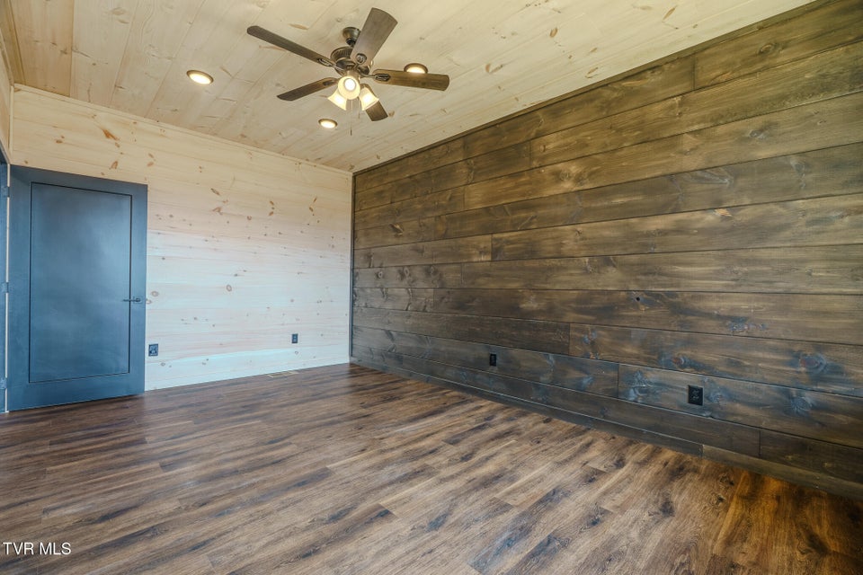 Photo #20: 1829 Fantasy Way