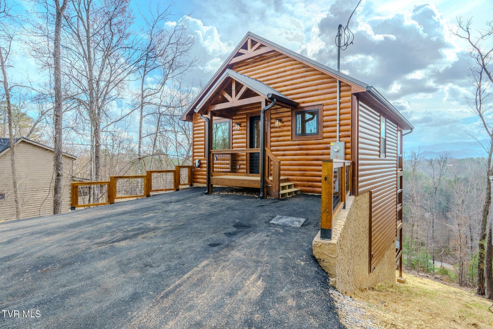 Photo #29: 1829 Fantasy Way