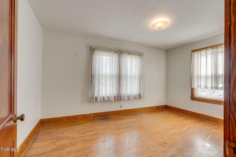 Photo #11: 102 Brewer Street