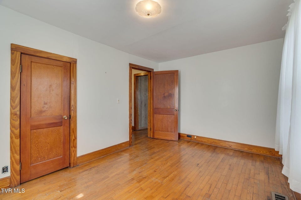 Photo #12: 102 Brewer Street