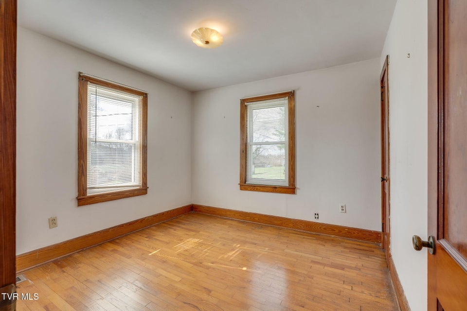 Photo #14: 102 Brewer Street