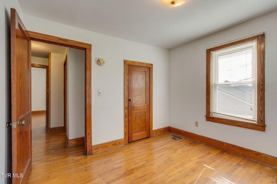 Photo #15: 102 Brewer Street